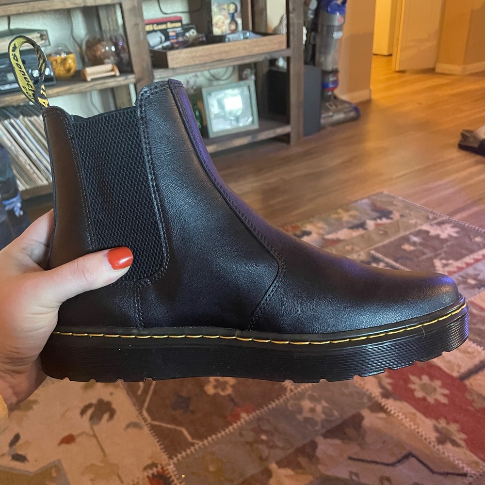 Brand New In Box - women’s Dorrian Dr Marten size 9 - Picture 4 of 5